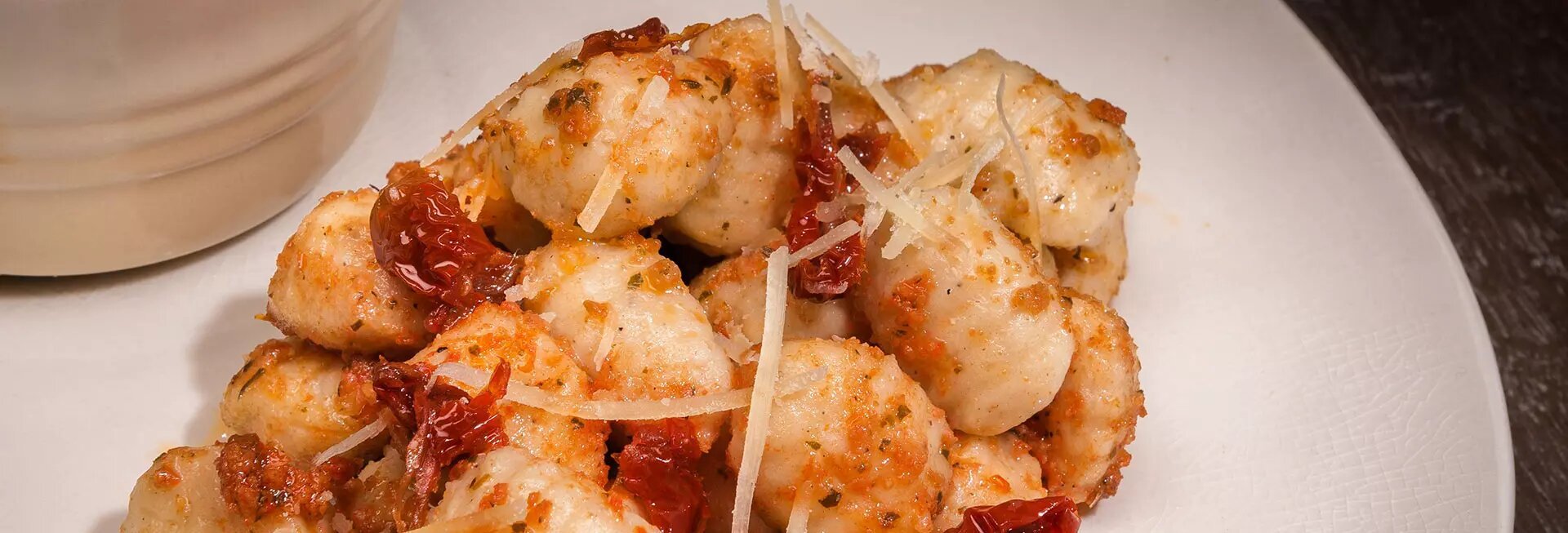 Gnocchi en salsa pesto de tomates secos