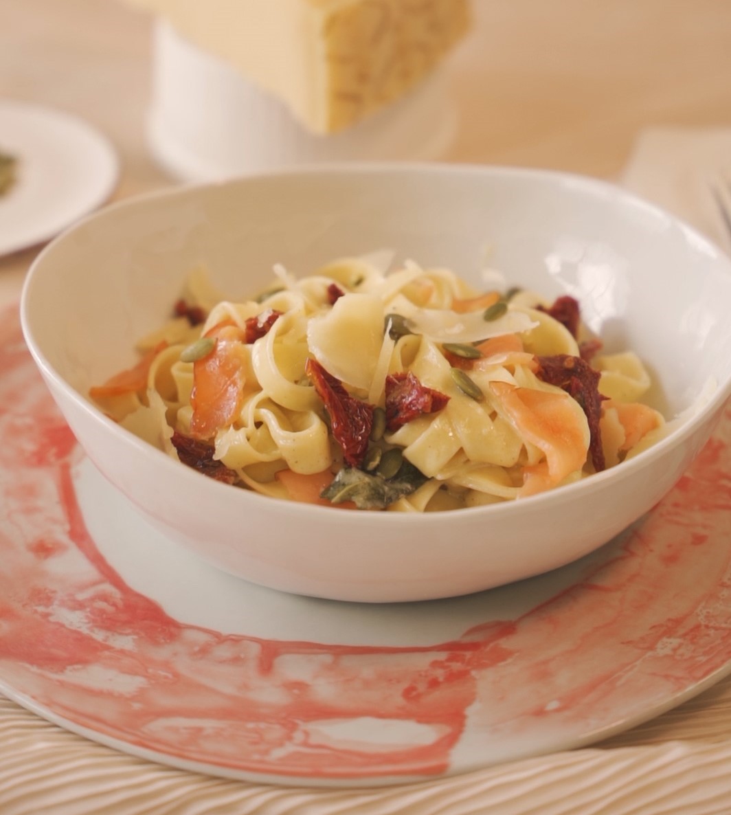 TAGLIATELLE EN SALSA ALFREDO